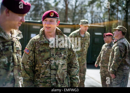 Lviv, Ucraina. Xx Apr, 2015. I soldati USA durante la cerimonia di apertura ucraino ci-Esercizio intrepido custode a livello internazionale di mantenimento della pace e centro sicurezza, Yavoriv, regione di Lviv, Ucraina. Foto di © Oleksandr Rupeta/Alamy Live News Credito: Oleksandr Rupeta/Alamy Live News Foto Stock