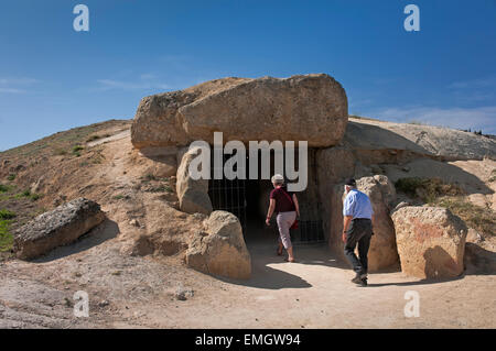 Dolmen - Cueva de Menga - ingresso, Antequera, provincia di Malaga, regione dell'Andalusia, Spagna, Europa Foto Stock