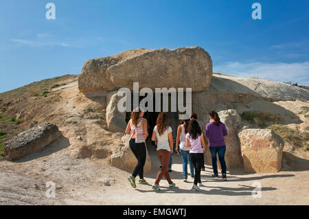 Dolmen - Cueva de Menga - ingresso, Antequera, provincia di Malaga, regione dell'Andalusia, Spagna, Europa Foto Stock