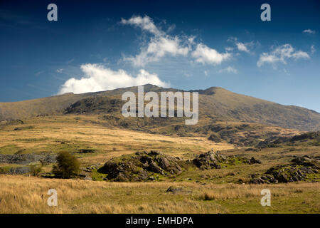 Regno Unito, Galles Gwynedd, Gallese ferrovia di montagna, Rhyd Ddu, vista di Snowdon dalla stazione Foto Stock