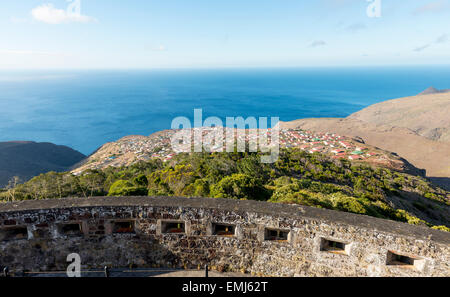 Metà albero dal cavo alto poggio Fort su St Helena island nel sud dell'Oceano Atlantico Foto Stock