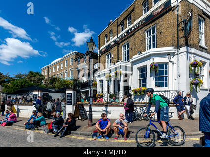 La Croce Bianca Riverside Pub, Richmond Upon Thames, Londra, Inghilterra Foto Stock
