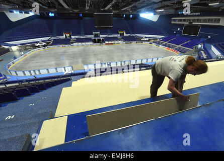 CEZ arena di Ostrava si prepara per Hockey su ghiaccio nel Campionato del Mondo 2015, che si disputeranno a Praga e Ostrava dal 1 Maggio al 17 maggio, Ostrava, Repubblica ceca, 21 aprile 2015. (CTK foto/Jaroslav Ozana) Foto Stock