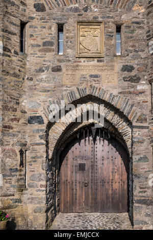 Porta del Castello Eilean Donan a Loch Duich in Scozia. Foto Stock