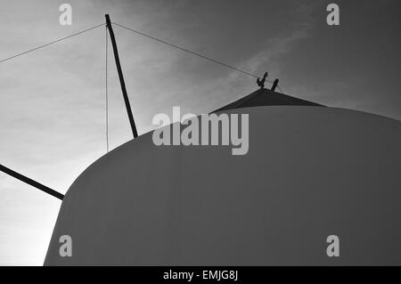 Antico mulino a vento in Algarve, PORTOGALLO Foto Stock