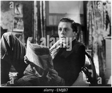 Richard Attenborough, sul set del film 'Dulcimer Street' (aka London appartiene a me), 1949 Foto Stock