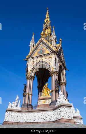 Una vista della magnifica Albert Memorial in Kensington Gardens, Londra. Foto Stock