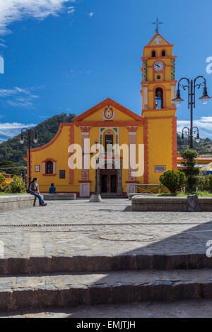 Parroquia San Jose chiesa della missione in Pinal de Amoles, si trova nel cuore della Sierra Gorda, a Queretaro, Messico Foto Stock