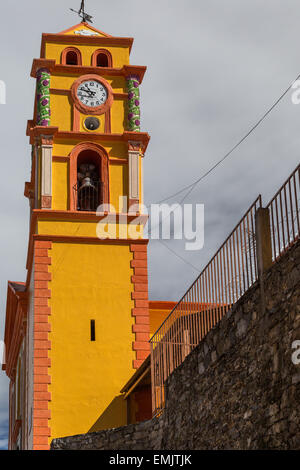 Parroquia San Jose chiesa della missione in Pinal de Amoles, si trova nel cuore della Sierra Gorda, a Queretaro, Messico Foto Stock