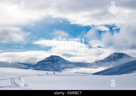 Sci verso Pältsan in Lapponia svedese Foto Stock