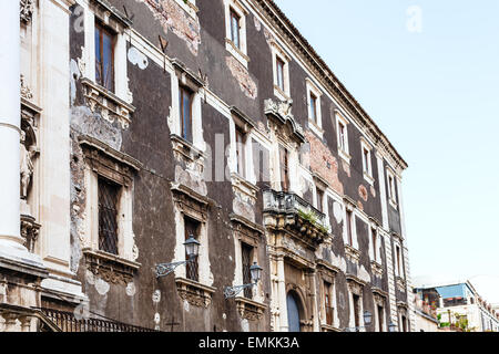 In stile barocco casa urbana nella città di Catania (via Crociferi), Sicilia, Italia Foto Stock