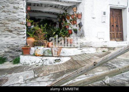 Capileira nel burrone Poqueira, La Alpujarra, provincia di Granada, Andalusia, Spagna Foto Stock