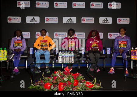 Mary Keitany,Priscah Jeptoo,Edna Kiplagat,Firenze Kiplagat e Aselefech Mergia frequentare il trentacinquesimo denaro VIRGIN LONDON MARATHON Elite donne conferenza stampa Foto Stock