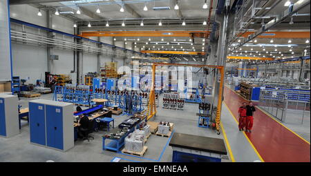 Brno, Repubblica Ceca. 22 apr, 2015. Società ABB, la International Power e tecnologie di automazione aziendale, apre il suo nuovo stabilimento di Brno, in Repubblica ceca, 22 aprile 2015. © Igor Zehl/CTK foto/Alamy Live News Foto Stock