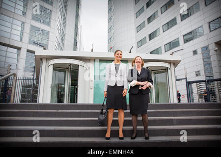 La Principessa Victoria di Svezia in visita alla Corte Penale Internazionale ICC all'Aia, Paesi Bassi, 22 aprile 2015. La Crown Princess era su una visita di lavoro a temi di sfide di rifugiati e immigrazione e integrazione. Foto: Patrick van Katwijk PAESI BASSI OUT point de vue fuori - nessun filo SERVICE - Foto Stock