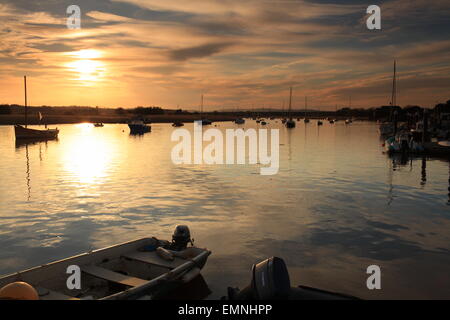 Tramonto sul fiume Exe a Topsham, Devon, Inghilterra, Regno Unito Foto Stock