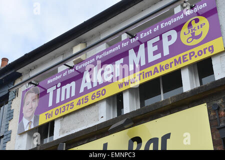 Grays, Essex, Regno Unito. Il 22 aprile 2015. L'ufficio di UKIP MEP Tim Aker che è uno dei candidati per il sedile. Thurrock è un ultra-conservatrice marginale (0,2%) Sedile in Essex. Thurrock è una classe di lavoro area industriale sull'estuario del Tamigi. Si tratta di una delle prime sedi essendo combattuta da UKIP. Credito: Matteo Chattle/Alamy Live News Foto Stock