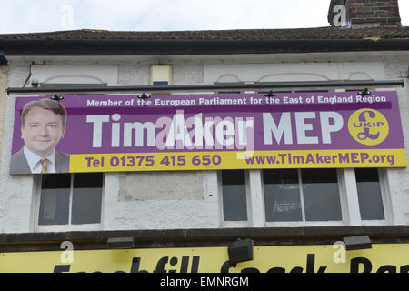 Grays, Essex, Regno Unito. Il 22 aprile 2015. L'ufficio di UKIP MEP Tim Aker che è uno dei candidati per il sedile. Thurrock è un ultra-conservatrice marginale (0,2%) Sedile in Essex. Thurrock è una classe di lavoro area industriale sull'estuario del Tamigi. Si tratta di una delle prime sedi essendo combattuta da UKIP. Credito: Matteo Chattle/Alamy Live News Foto Stock
