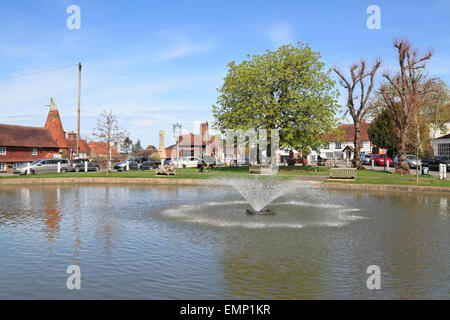 Goudhurst villaggio stagno, Kent, Regno Unito Foto Stock