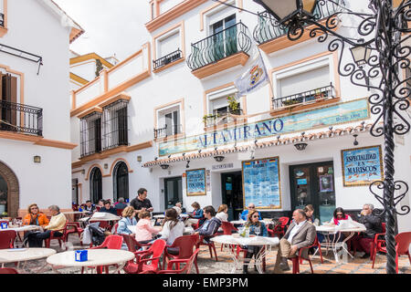 Ristorante esterno mangiare Altamirano ristorante Marbella Spagna Foto Stock