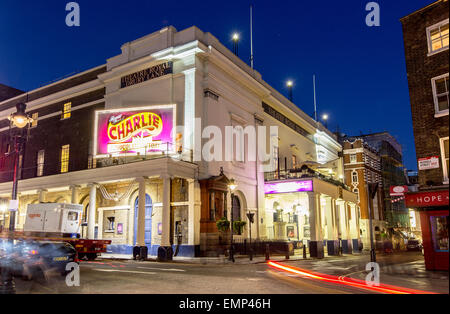 Theatre Royal Drury Lane di notte London REGNO UNITO Foto Stock