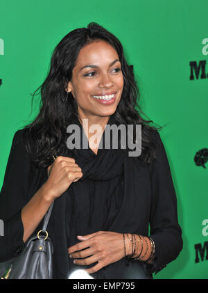 LOS ANGELES, CA - 17 Aprile 2012: Rosario Dawson presso il Los Angeles premiere di Marley alla cupola di Glossari Affini, Hollywood. Aprile 17, 2012 a Los Angeles, CA Foto Stock