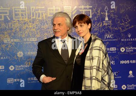 Pechino, Cina. Il 22 aprile, 2015. Direttore Michele Placido e sua moglie attrice Federica Vincenti al ''La scelta'' premier durante la 5a Beijing International Film Festival. Credito: SIPA Asia/ZUMA filo/Alamy Live News Foto Stock