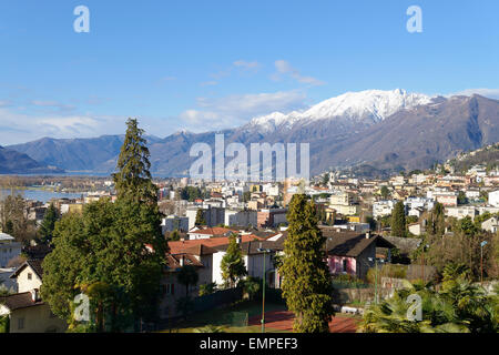 Vista da un pellegrinaggio alla chiesa della Madonna del Sasso sopra Locarno, Canton Ticino, Svizzera Foto Stock