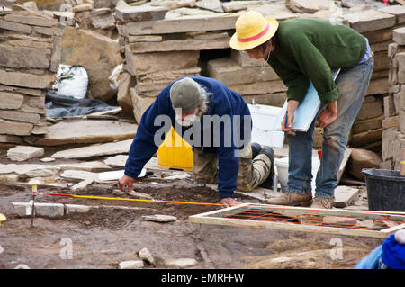 Scavo Archeologico di un religioso neolitico sito cerimoniale, Ness di Brodgar, Orkney Islands, Scozia Foto Stock