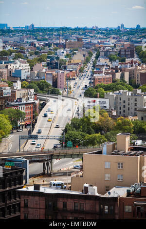 Vista di NYC da uno dei tetti di Williamsburg, Brooklyn, NY 2009 Foto Stock