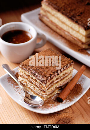 In casa tiramisù, un tradizionale dolce italiano Foto Stock