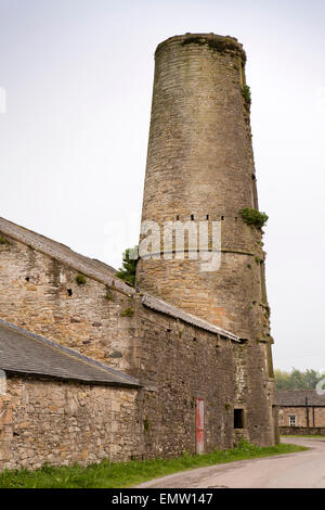 Regno Unito, Cumbria, Workington, Schoose mulino a vento sulla fattoria modello costruito da John Curwen cristiana attorno al 1800 Foto Stock