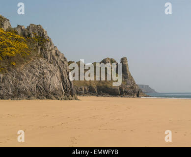 Grande Tor al fine di Oxwich Bay Spiaggia sabbiosa Penisola di Gower Swansea South Wales UK Foto Stock