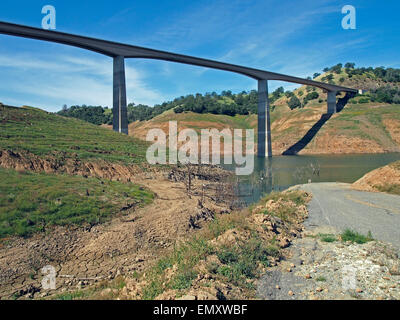 Nuovo serbatoio Melones, durante il progetto, CALIFORNIA, STATI UNITI D'AMERICA Foto Stock