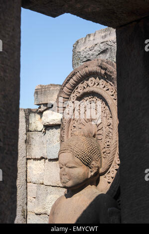 Statua di Buddha in stupa a Sanchi, Madhya Pradesh, India Foto Stock