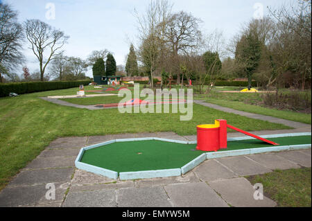 Crazy Golf, Haigh Hall, Wigan, England, Regno Unito, Gran Bretagna, Europa Foto Stock