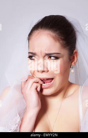 Ritratto di una bella sposa piangere ferire closeup Foto Stock
