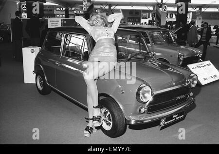 Scene generale dal 1972 motor show di Parigi del 6 di Ottobre 1972 Foto Stock