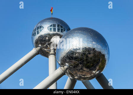 L'Atomium, edificio di Bruxelles originariamente costruito per Expo 58, 1958 Bruxelles Fiera Mondiale in Belgio Foto Stock