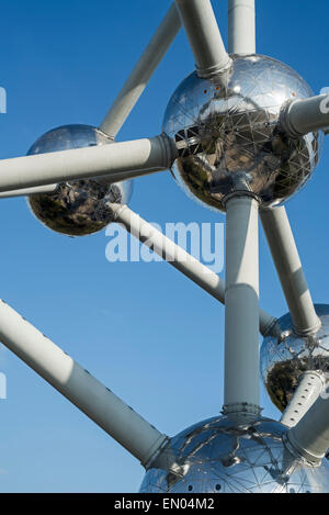 L'Atomium, edificio di Bruxelles originariamente costruito per Expo 58, 1958 Bruxelles Fiera Mondiale in Belgio Foto Stock