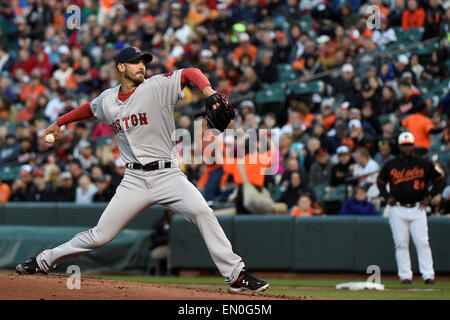 Baltimore, Maryland, Stati Uniti d'America. 24 apr, 2015. Boston Red Sox a partire lanciatore Rick i Porcello (22) genera un passo durante il Major League Baseball gioco tra Boston Red Sox e i Baltimore Orioles tenutosi a Rigogolo Park a Camden Yards in Baltimore, Maryland. Boston sconfigge Baltimore 7-5. Eric Canha/CSM/Alamy Live News Foto Stock