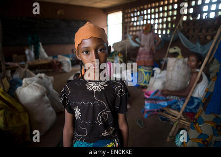 I musulmani che sono state sfollate dalla violenza hanno preso rifugio in una scuola di Bossangoa nella Repubblica Centrale Africana Foto Stock