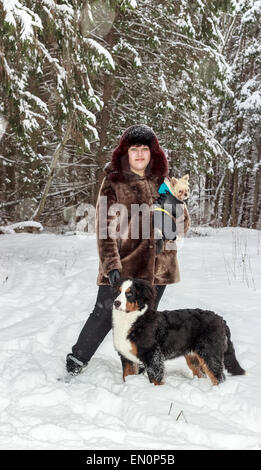 Ragazza e cane Foto Stock