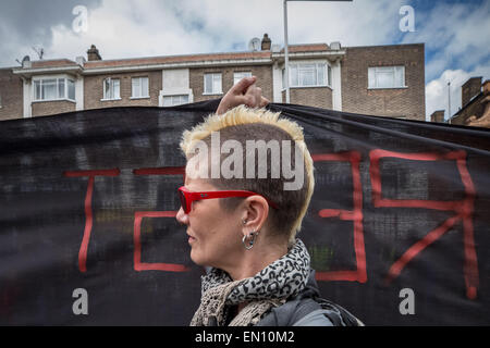 Londra, Regno Unito. Xxv Aprile, 2015. Recuperare Brixton come attivisti protesta contro Gentrification Credito: Guy Corbishley/Alamy Live News Foto Stock