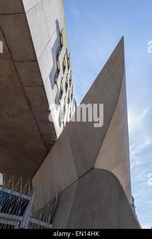 Close up vista esterna della parte dell'edificio del parlamento scozzese Foto Stock