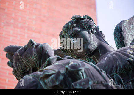 Angelo della vittoria statua in bronzo alla stazione sul lungomare di Vancouver, British Columbia, Canada il 10 marzo 2015 Foto Stock