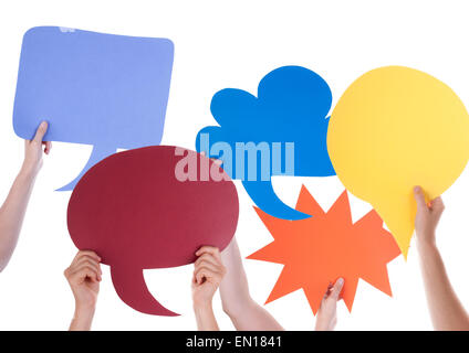 Molte mani colorate mongolfiere di parlato o fumetti con copia spazio isolato su bianco Foto Stock