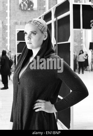 British Plus-size moda weekend febbraio XIV e XV MODELLO 2014 back stage Foto Stock