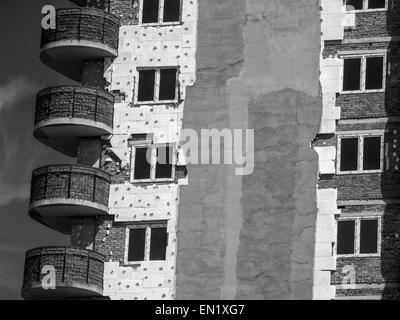 Aprile 24, 2015 - isolamento termico di un edificio con appartamenti di pannelli in poliuretano (credito Immagine: © ZUMA filo) Foto Stock