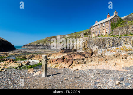 Il Rocky foreshore porto Quin vicino a Port Isaac Cornwall Inghilterra UK Europa Foto Stock